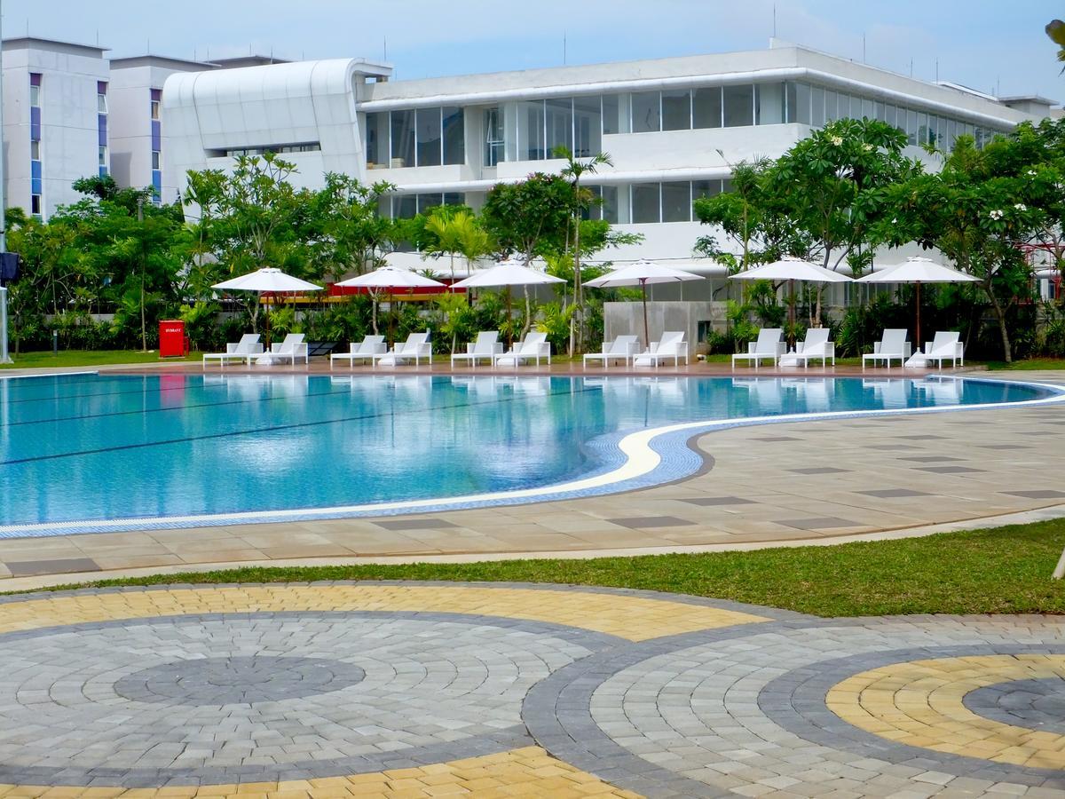 Nunia Inn Bandara Jakarta Tangerang Exterior foto