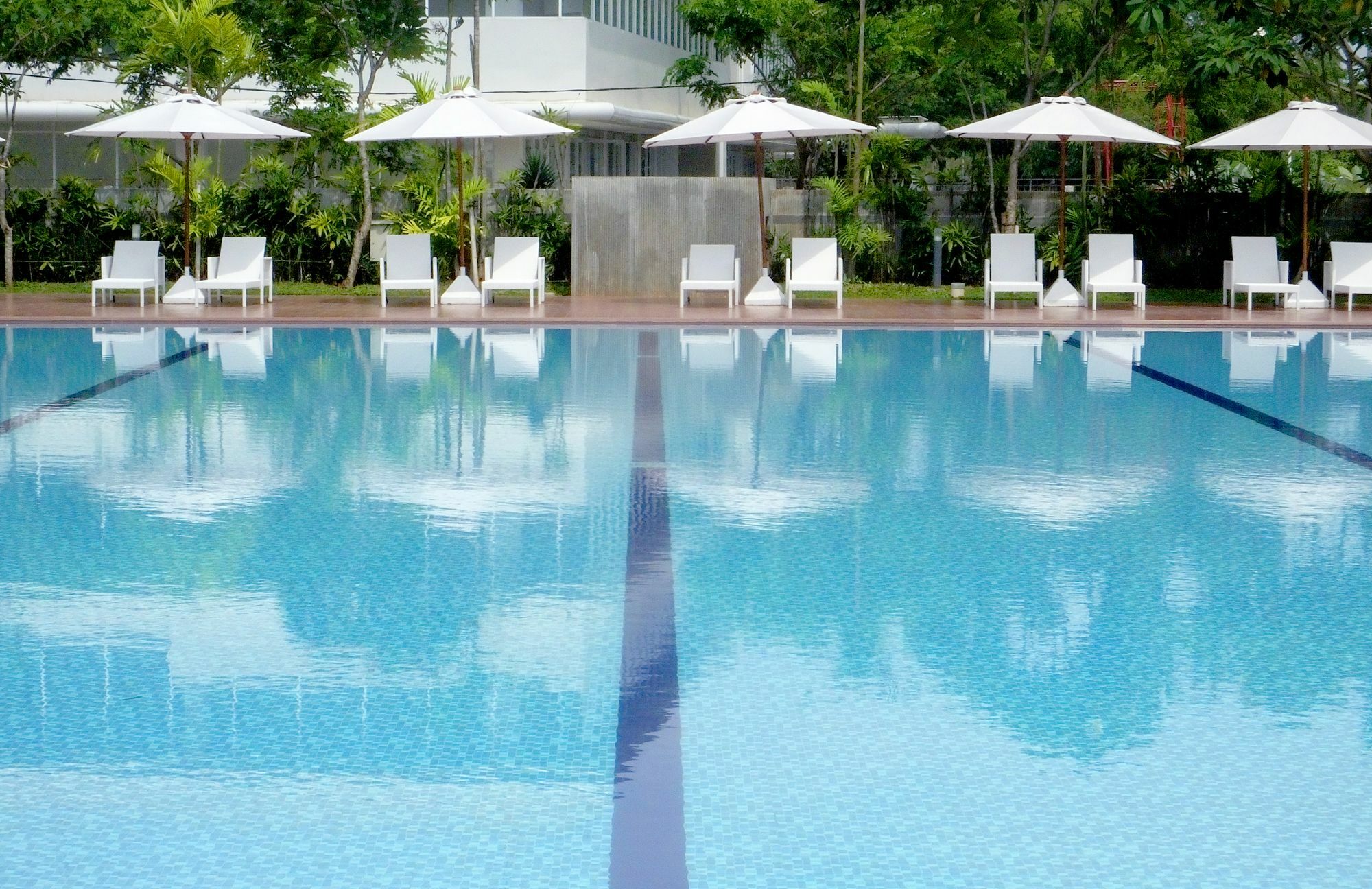 Nunia Inn Bandara Jakarta Tangerang Exterior foto