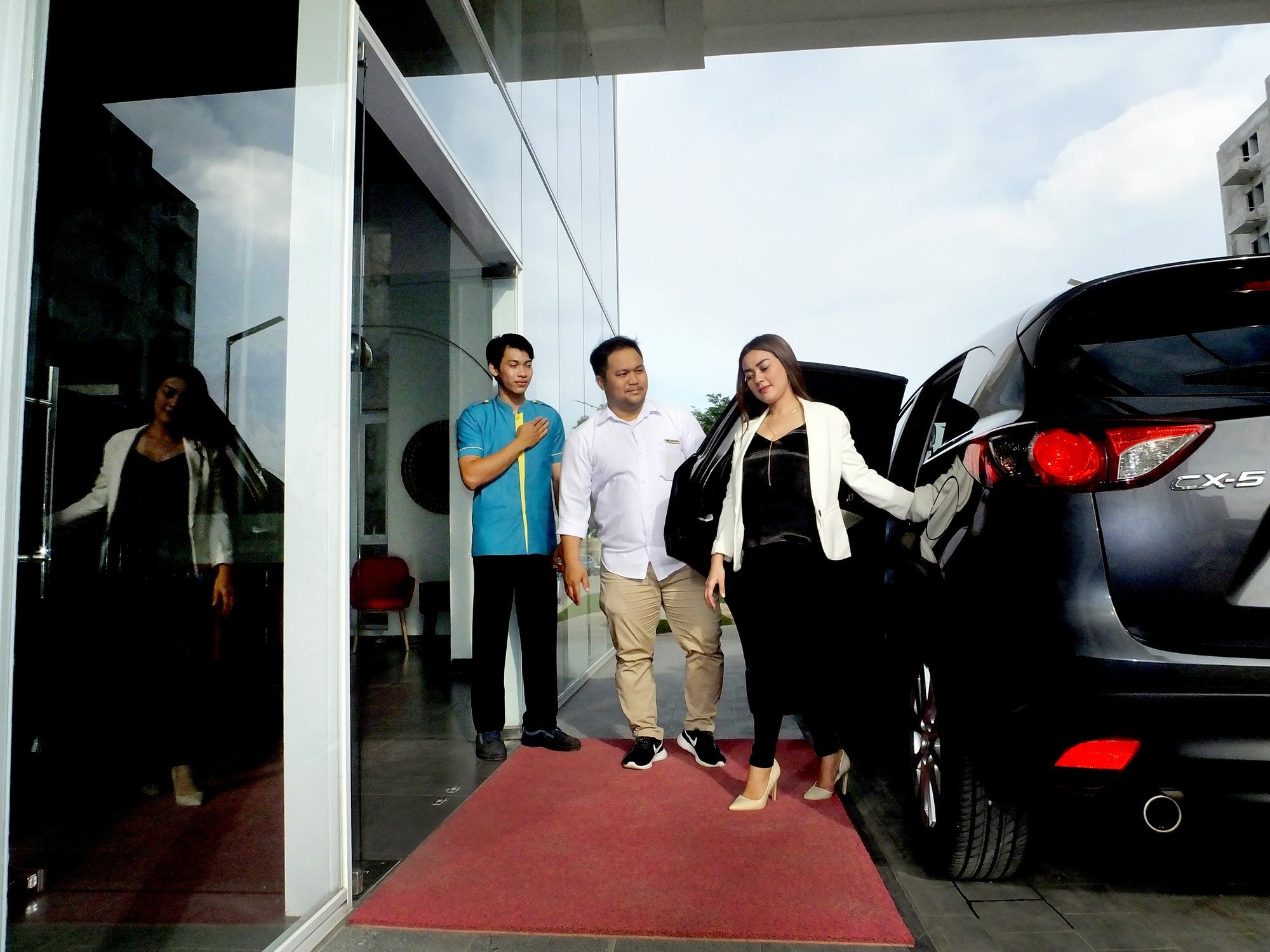 Nunia Inn Bandara Jakarta Tangerang Exterior foto